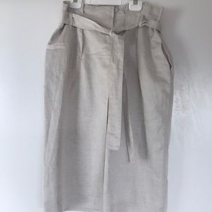 Linen knee length skirt with pockets